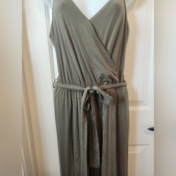 Becaal Sage Vneck Wrap Front Belted Jumpsuit Romper Size Large NWOT - Picture 8 of 8